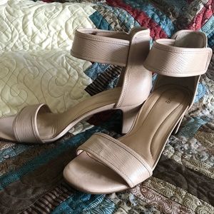 Size 10, Nurture Womens Shoes.